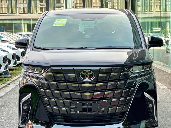 Фото 1 - Toyota Alphard