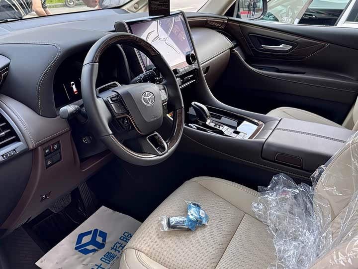 Фото 6 - Toyota Alphard