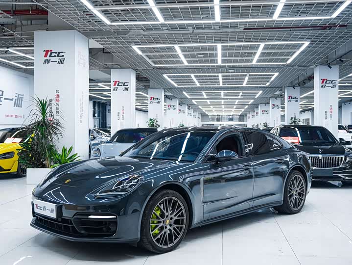 Фото 1 - Porsche Panamera Hybrid