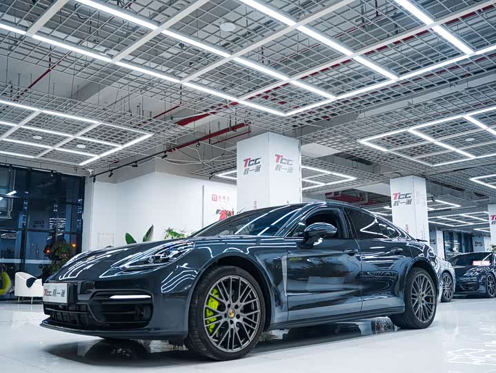 Фото 3 - Porsche Panamera Hybrid