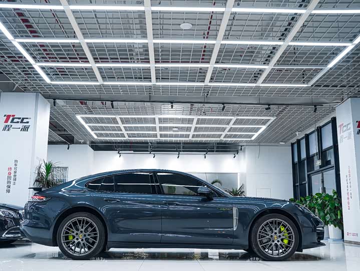 Фото 5 - Porsche Panamera Hybrid