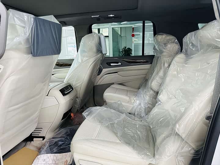 Фото 5 - Cadillac Escalade