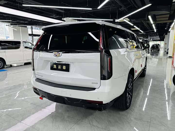 Фото 8 - Cadillac Escalade