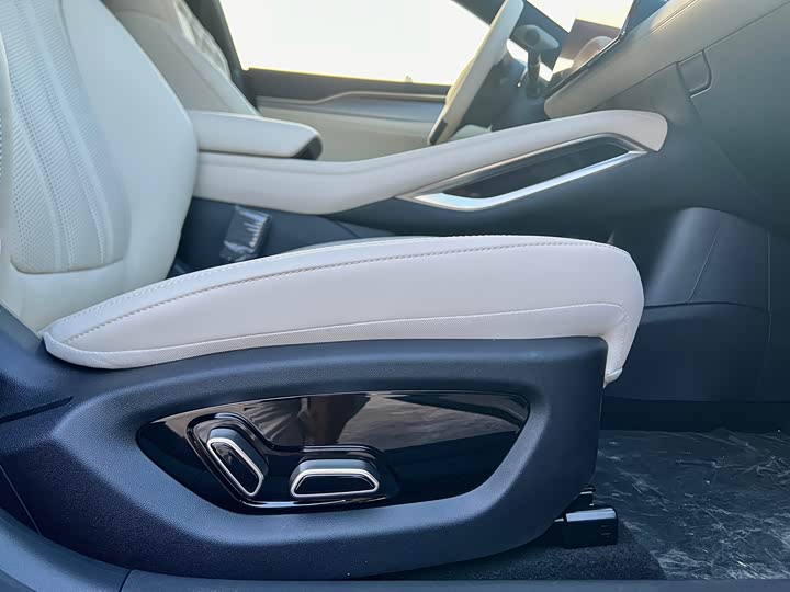 Фото 11 - BYD Song L