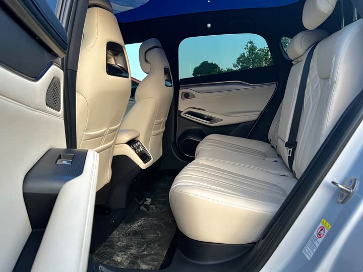 Фото 13 - BYD Song L