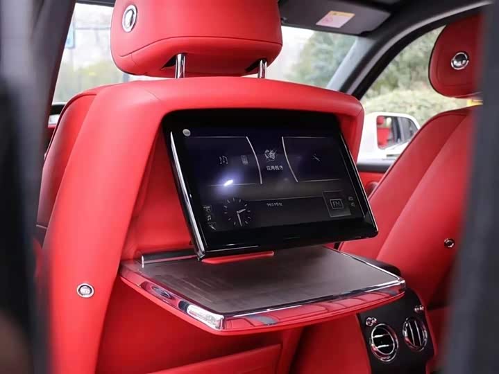 Фото 4 - Rolls-Royce Cullinan