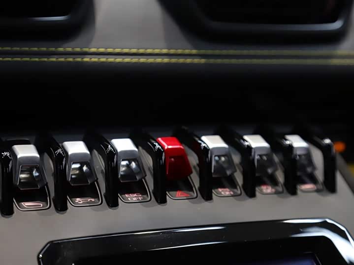 Фото 11 - Lamborghini Huracán