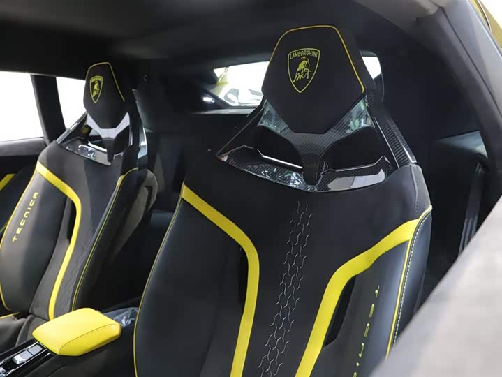 Фото 6 - Lamborghini Huracán