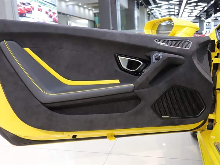 Фото 9 - Lamborghini Huracán