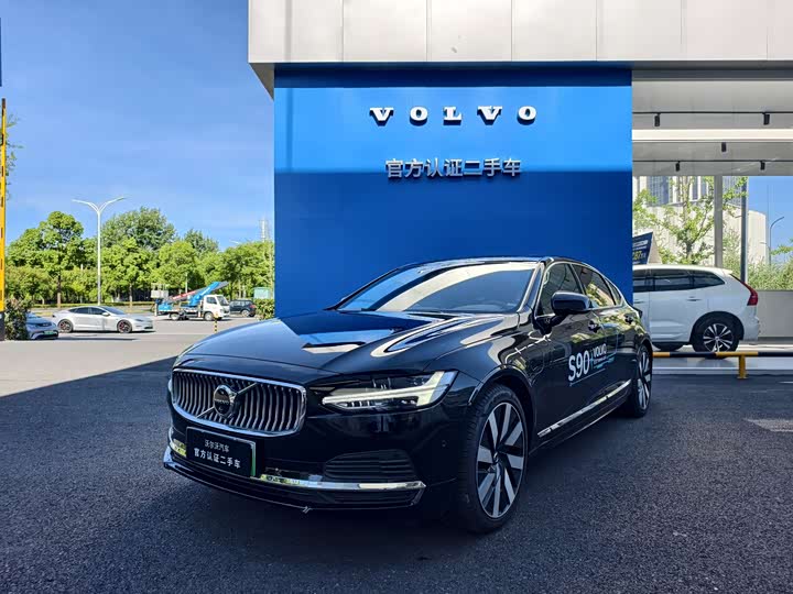 Фото 1 - Volvo S90 Hybrid