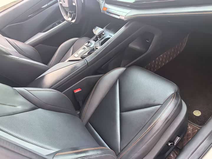 Фото 12 - Changan UNI-V