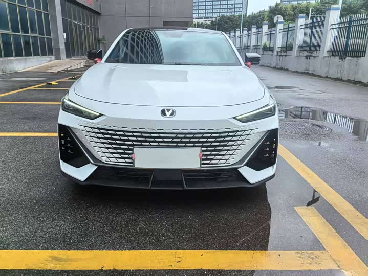 Фото 2 - Changan UNI-V