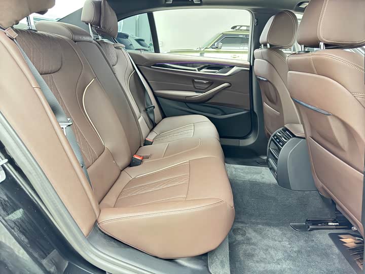 Фото 10 - BMW 5 Series