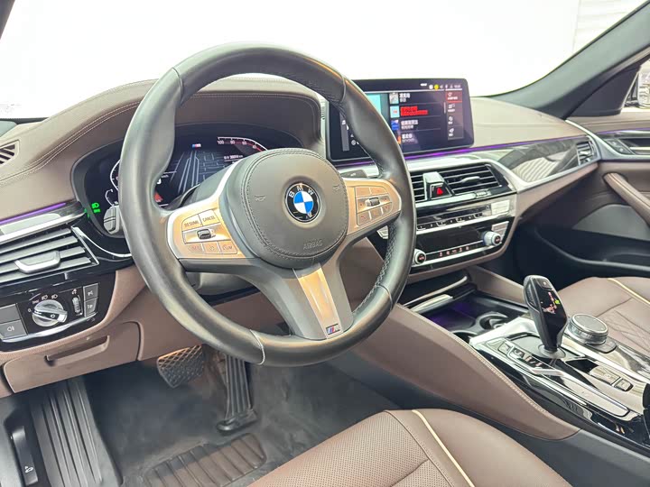 Фото 13 - BMW 5 Series