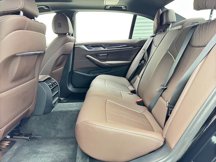 Фото 8 - BMW 5 Series