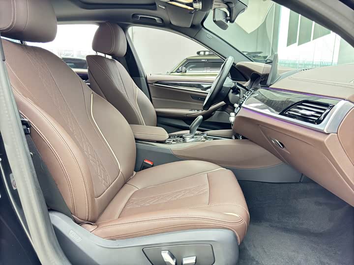 Фото 9 - BMW 5 Series