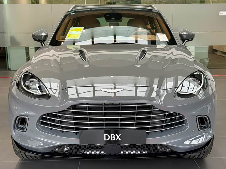 Фото 1 - Aston Martin DBX