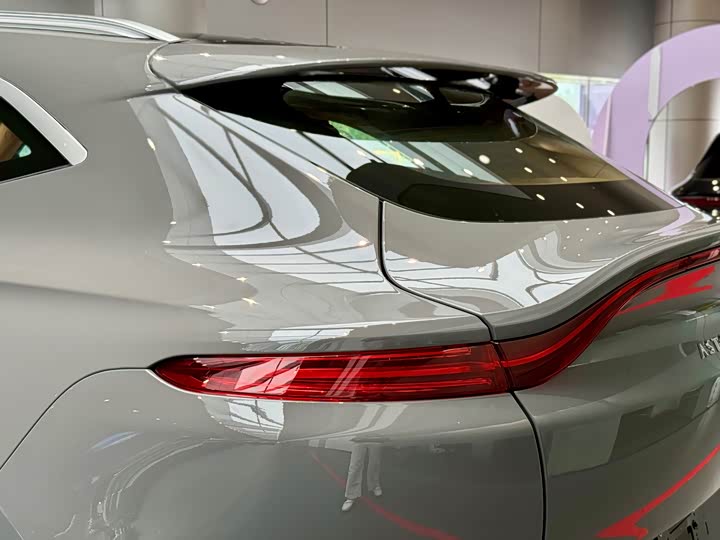 Фото 6 - Aston Martin DBX