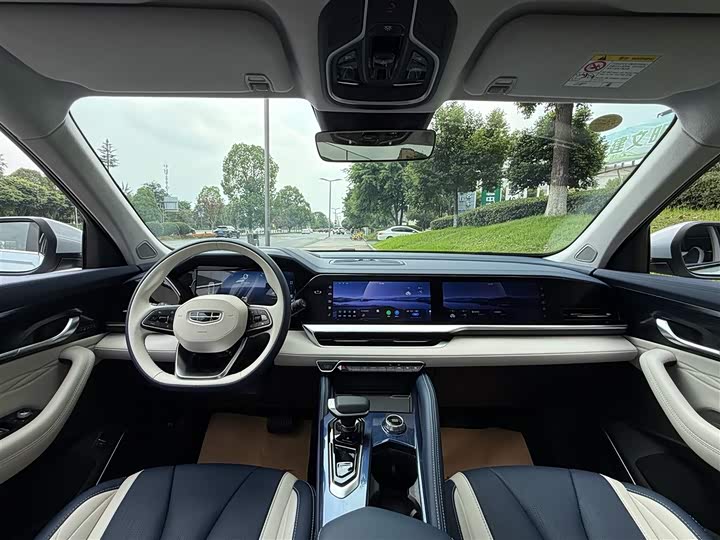 Фото 15 - Geely Monjaro