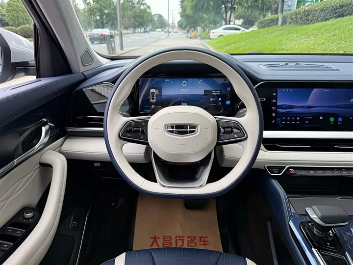 Фото 16 - Geely Monjaro