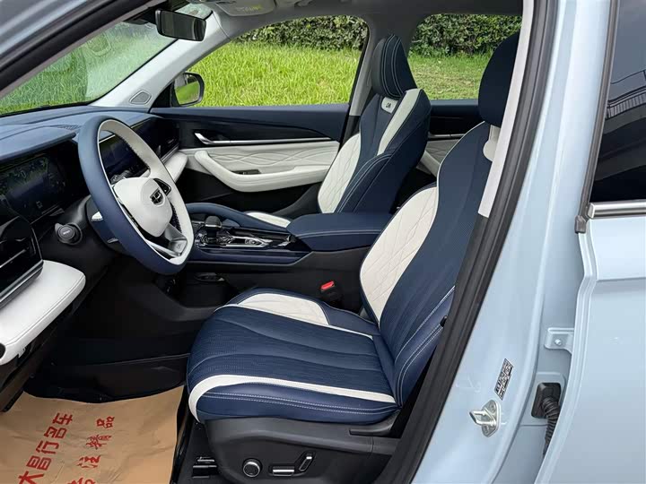 Фото 8 - Geely Monjaro