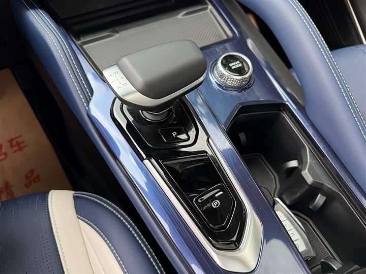 Фото 9 - Geely Monjaro