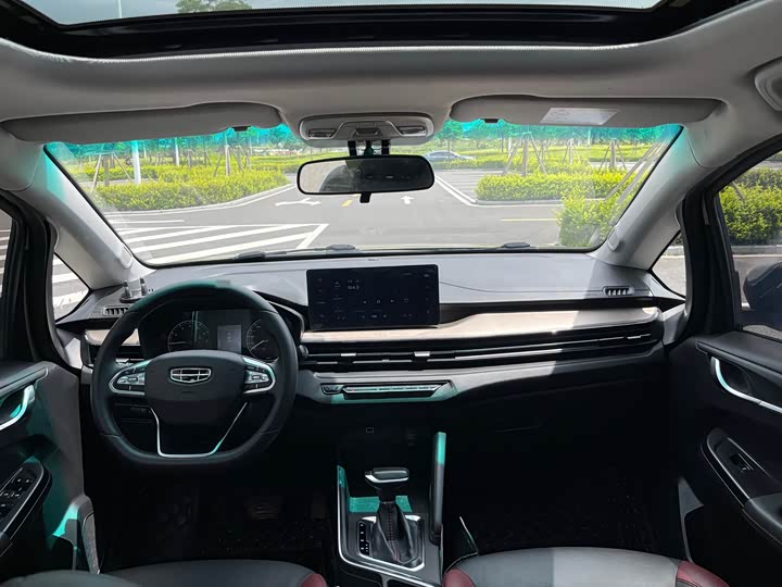 Фото 5 - Geely Vision X3