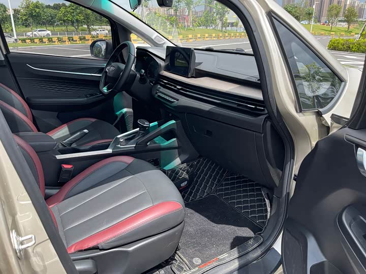 Фото 6 - Geely Vision X3