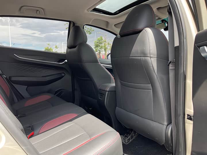 Фото 9 - Geely Vision X3