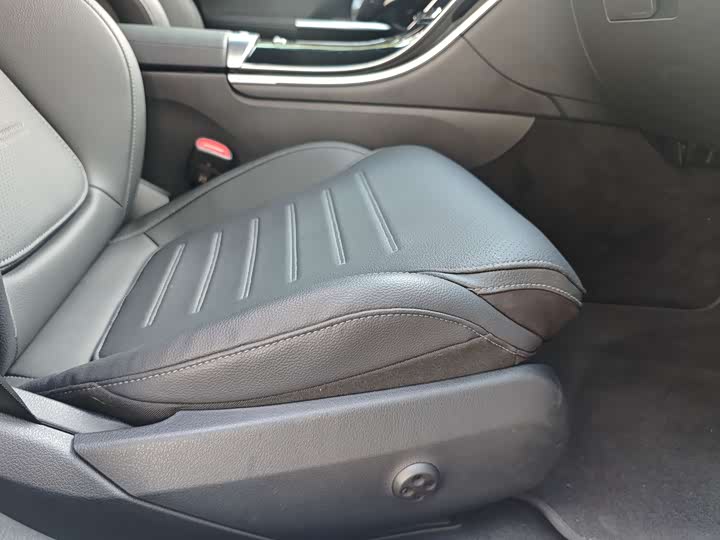 Фото 15 - Mercedes-Benz C-Class