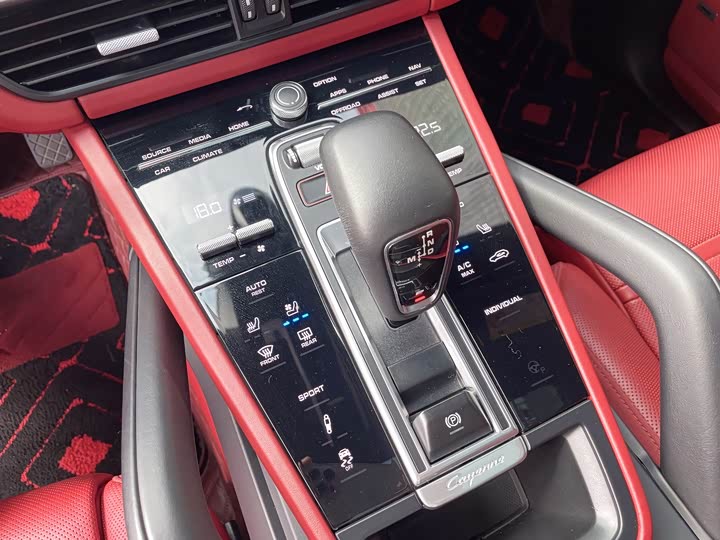 Фото 5 - Porsche Cayenne