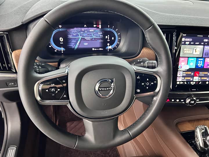 Фото 14 - Volvo S90