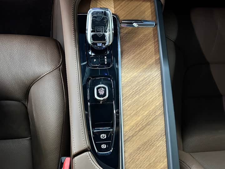 Фото 16 - Volvo S90