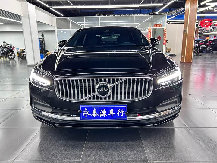 Фото 2 - Volvo S90