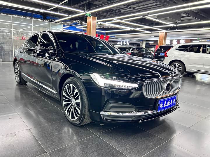 Фото 3 - Volvo S90