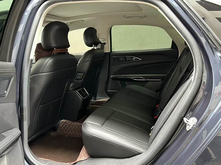 Фото 7 - Ford Taurus