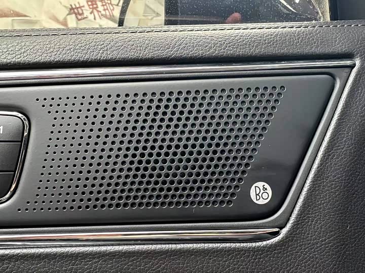 Фото 9 - Ford Taurus