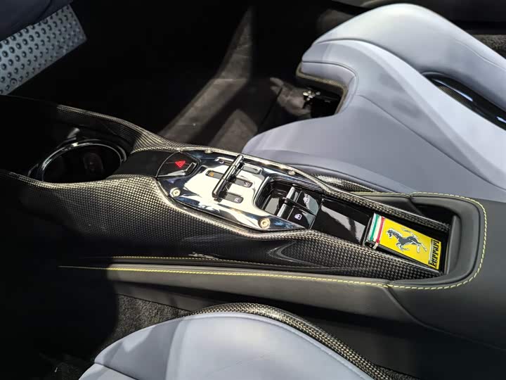 Фото 14 - Ferrari SF90