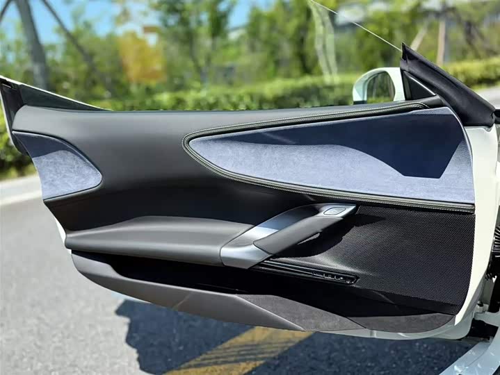 Фото 18 - Ferrari SF90