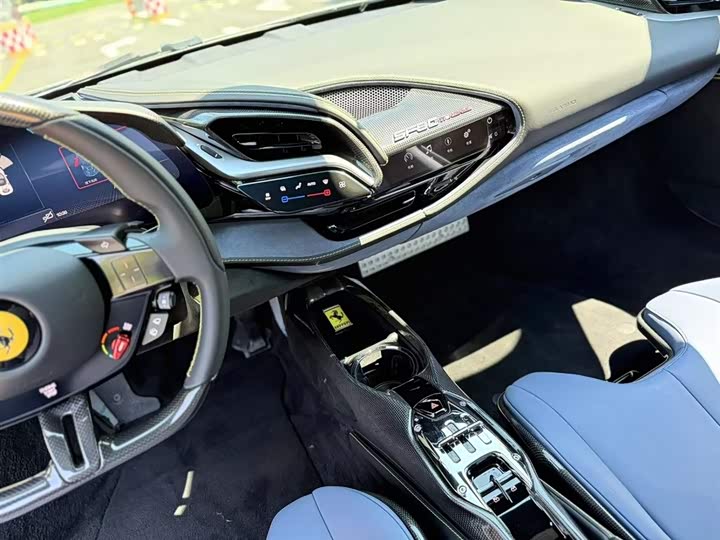 Фото 23 - Ferrari SF90