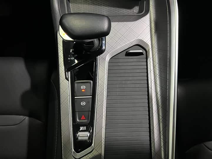 Фото 14 - Geely Preface