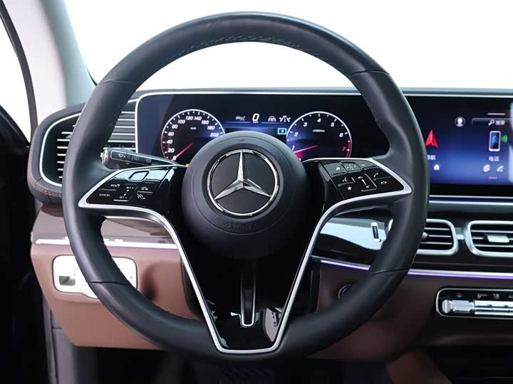 Фото 16 - Mercedes-Benz GLE-Class