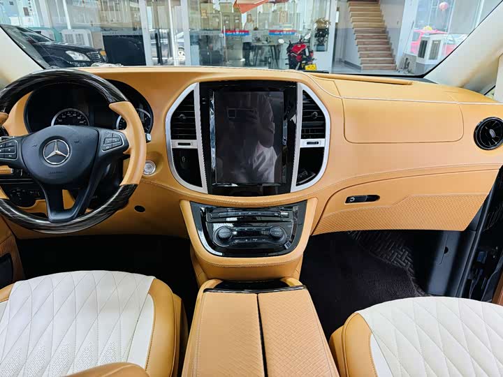 Фото 9 - Mercedes-Benz Vito