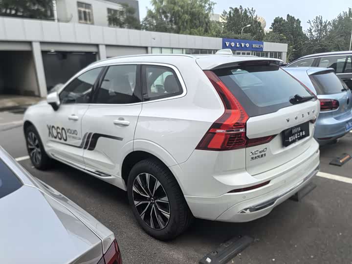 Фото 4 - Volvo XC60