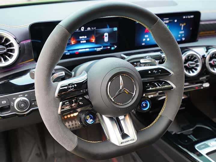 Фото 7 - Mercedes-Benz A-Class AMG