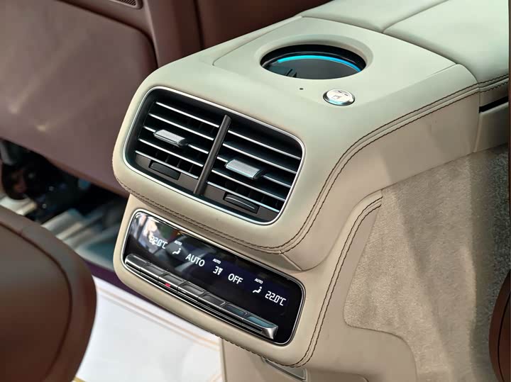 Фото 16 - Mercedes-Benz Maybach GLS