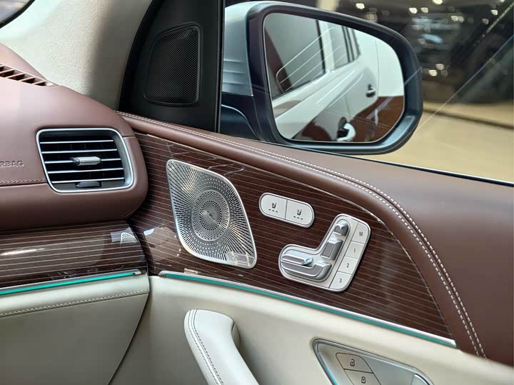 Фото 21 - Mercedes-Benz Maybach GLS