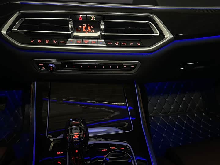 Фото 12 - BMW X5