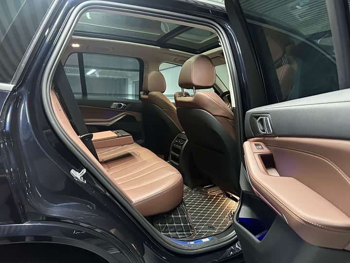 Фото 19 - BMW X5