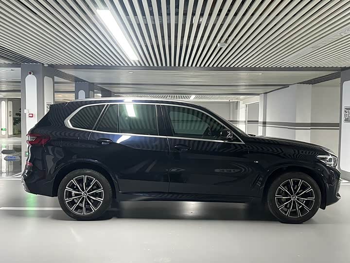 Фото 26 - BMW X5